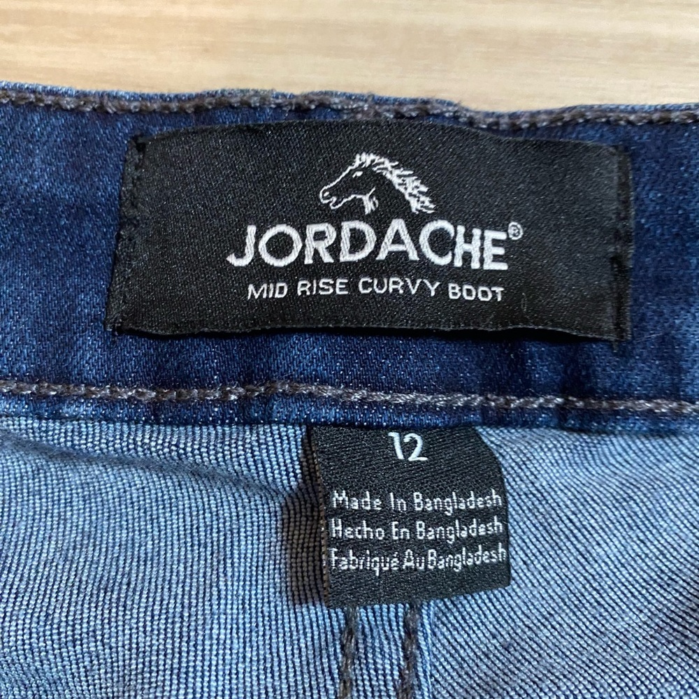 Jordache Women’s Curvy Boot Cut Jeans - Picture 3 of 5